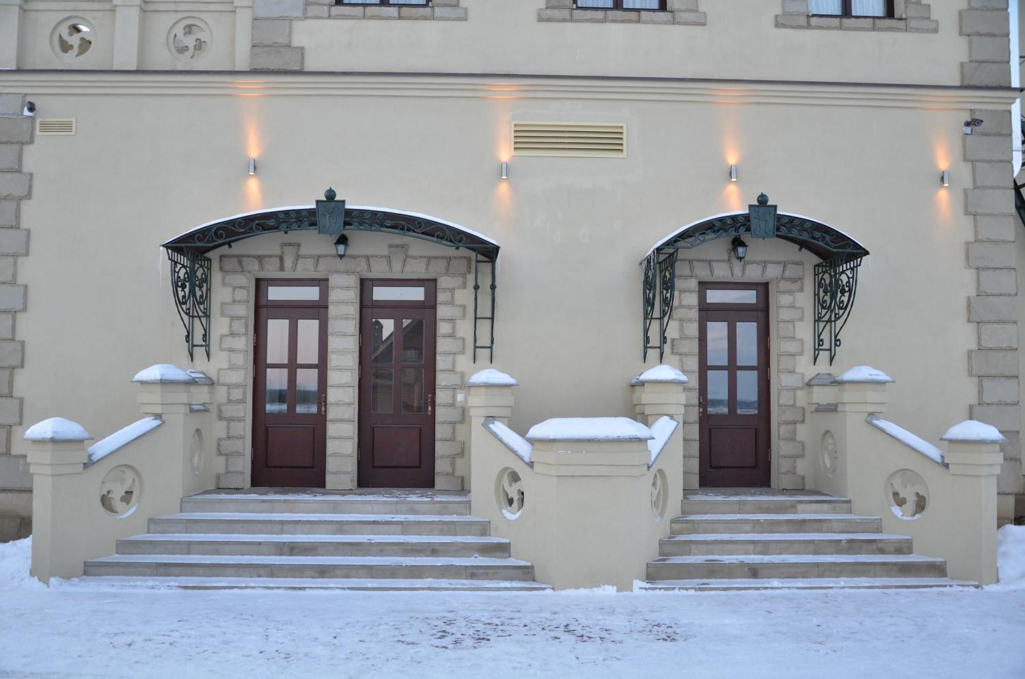 Chateau Royal Hotel Berezovka  Buitenkant foto