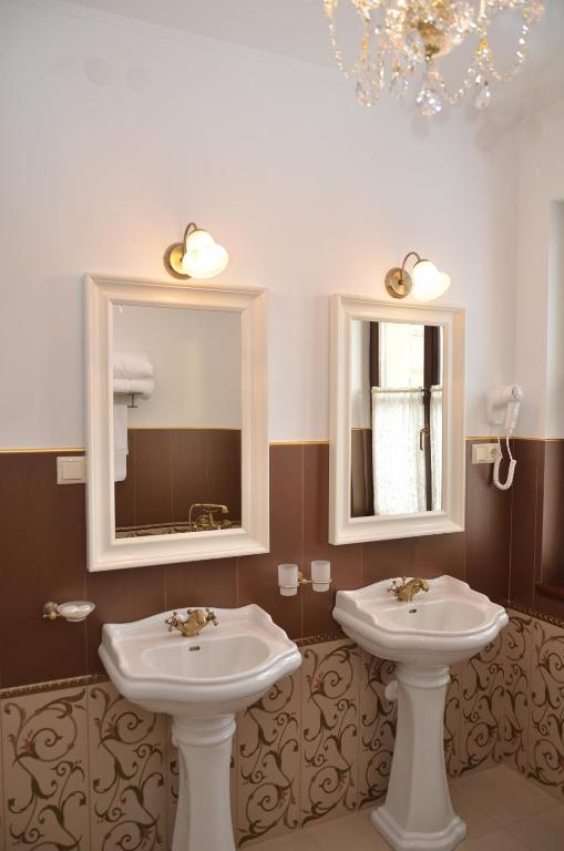 Chateau Royal Hotel Berezovka  Kamer foto