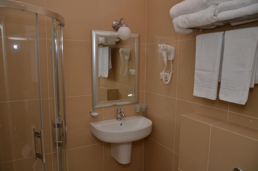 Chateau Royal Hotel Berezovka  Kamer foto