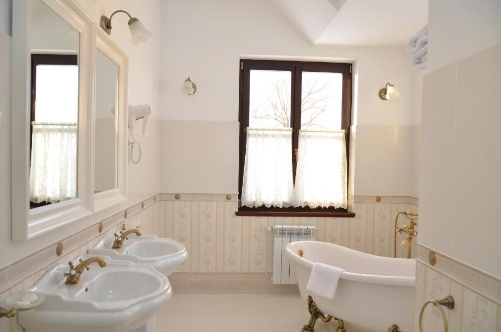 Chateau Royal Hotel Berezovka  Kamer foto