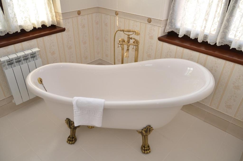 Chateau Royal Hotel Berezovka  Kamer foto