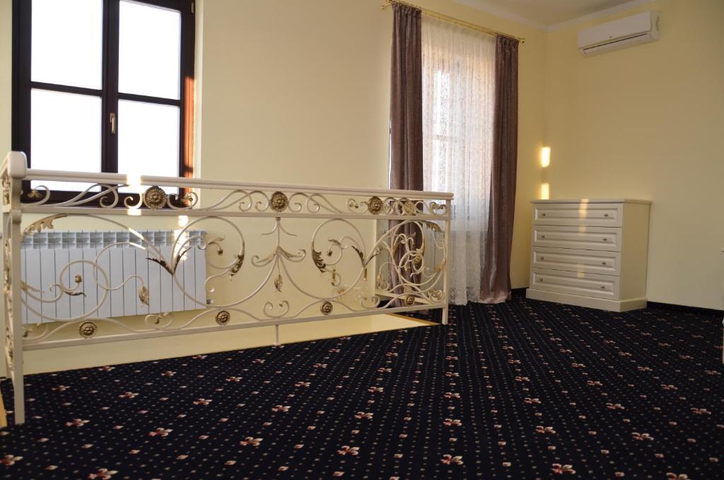 Chateau Royal Hotel Berezovka  Kamer foto