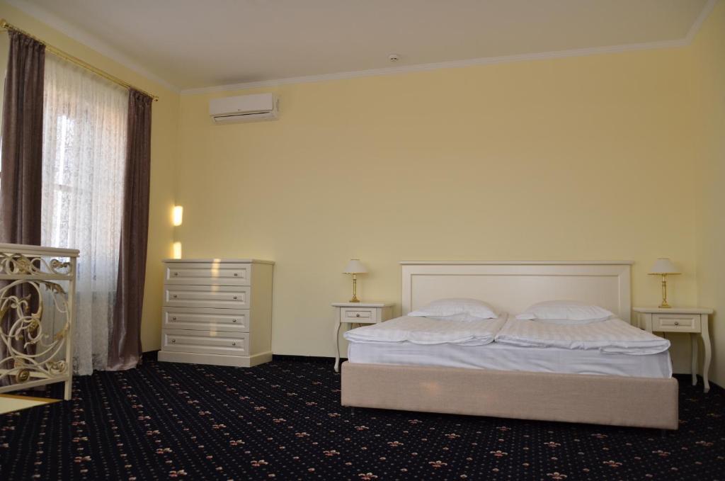 Chateau Royal Hotel Berezovka  Kamer foto