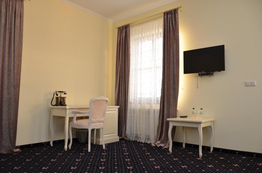 Chateau Royal Hotel Berezovka  Buitenkant foto