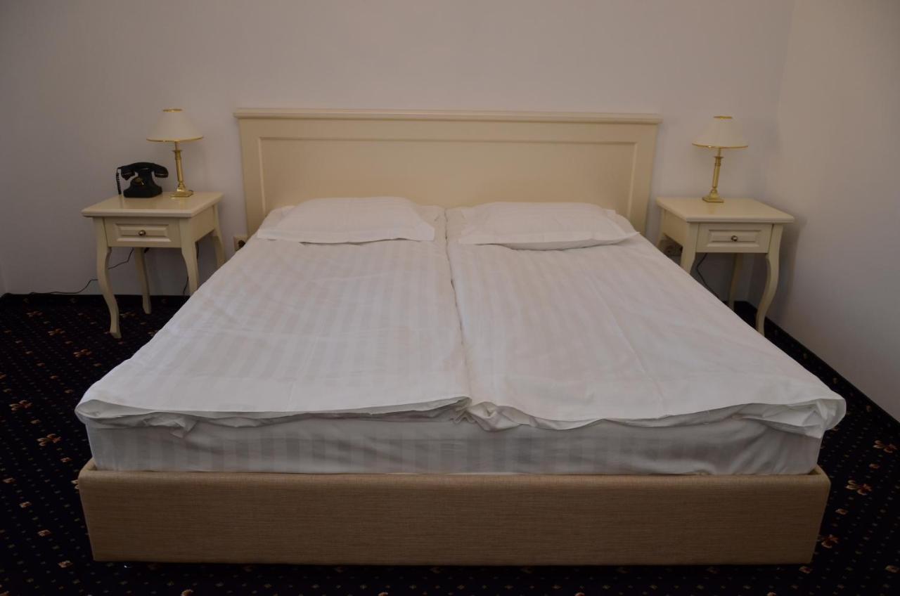 Chateau Royal Hotel Berezovka  Kamer foto